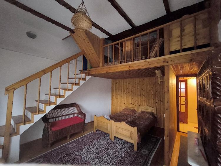 Duplex cu 10 camere cu Canalizare în Bran