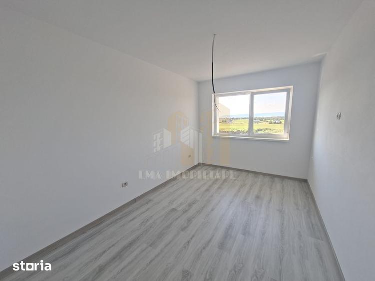 Apartament cu 3 camere decomandat în Sânpetru