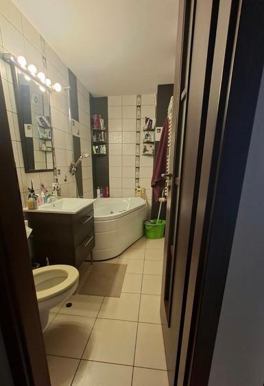 Apartament cu 4 camere în Vitan Mall