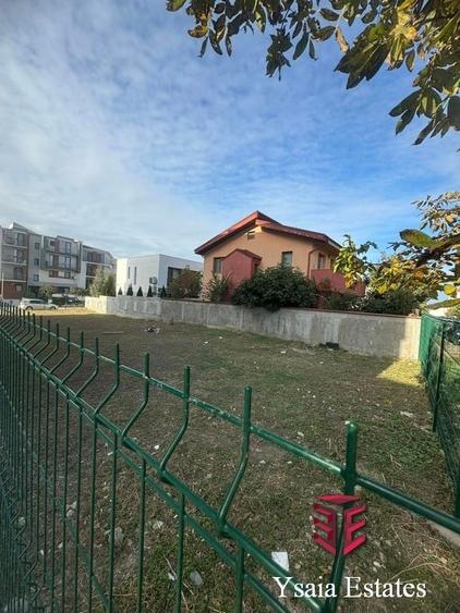 TEREN INTRAVILAN DE VANZARE -- COMPOZITORI - - 1