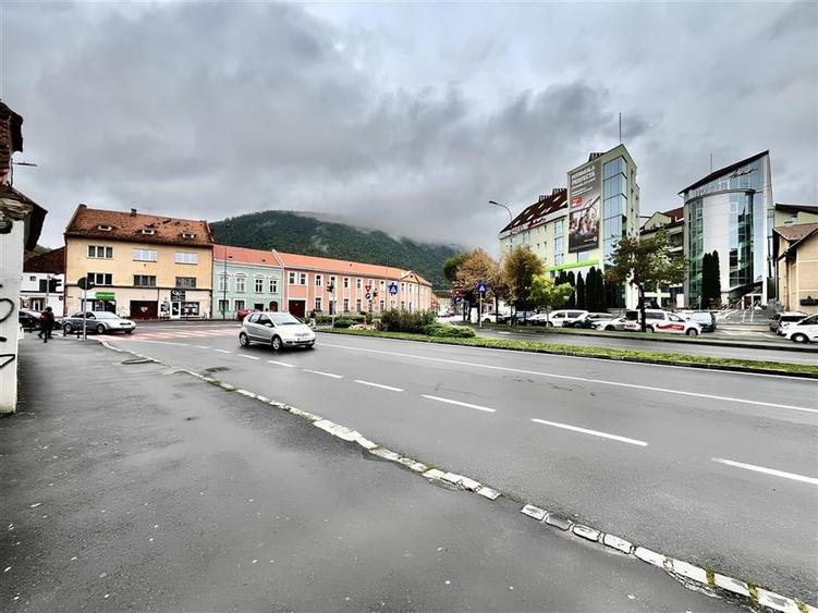 Apartament Decomandat Central cu 3 Camere potrivit unei S.C. - 15