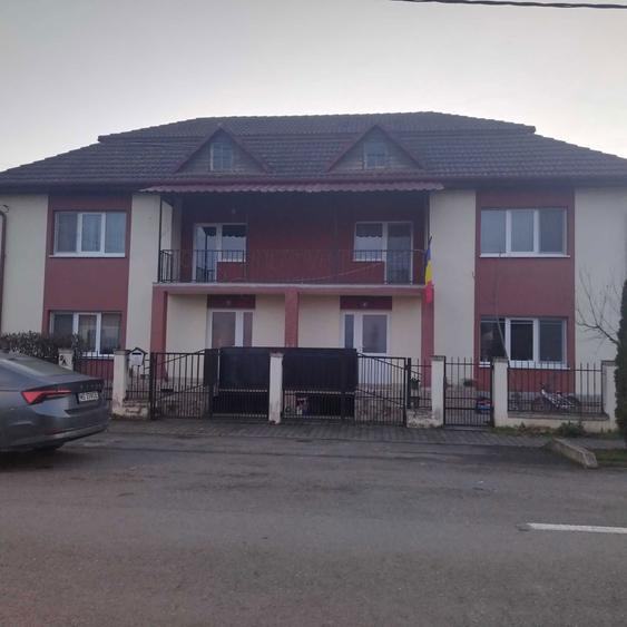 De vanzare casa tip duplex - 1