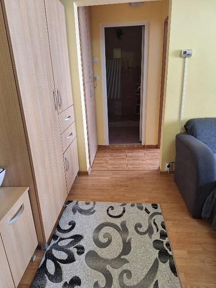 Vând apartament  2 camere  - 4