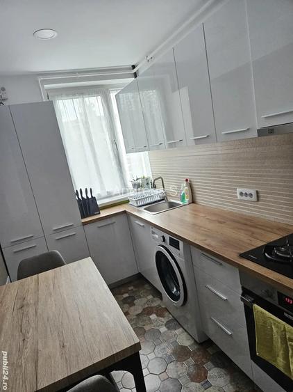 2 camere zona Scolii 11