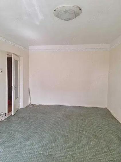 Apartament cu 2 camere zona Unirii Sud etaj intermediar confort 1 decomandat Pret: 58.000 - 4