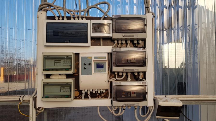 De vanzare sera legume spatiu de depozitare si utilaje agricole - 2