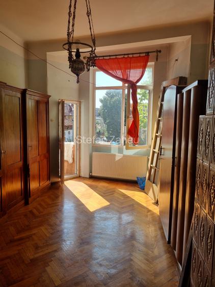 Ultracentral – apartament 3 camere,într-o vilă interbelică deosebită Ultracentral – apartament 3 camere,într-o vilă interbelică deosebită