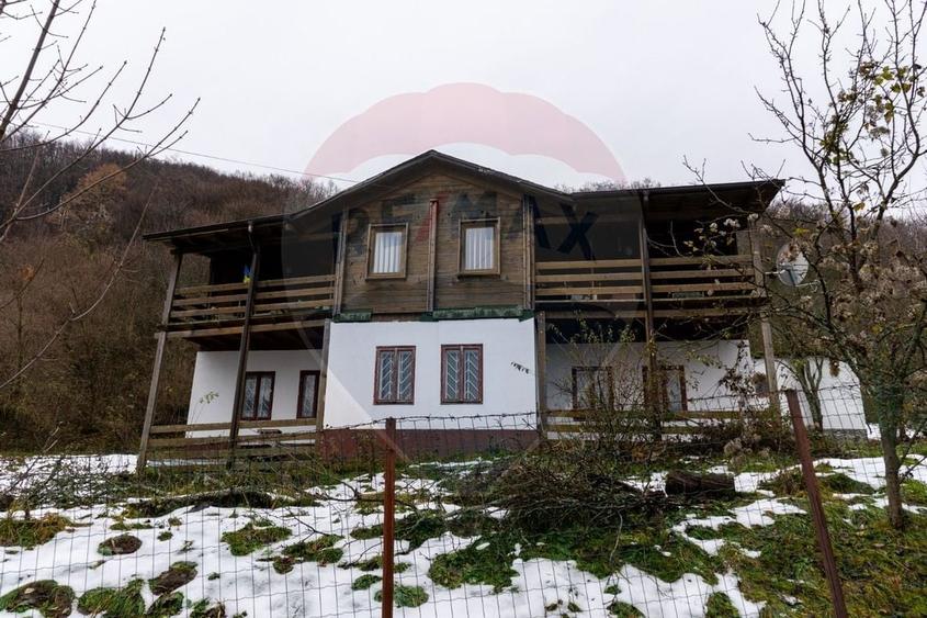 Casă de vanzare,Sacaramb jud. Hunedoara - 2