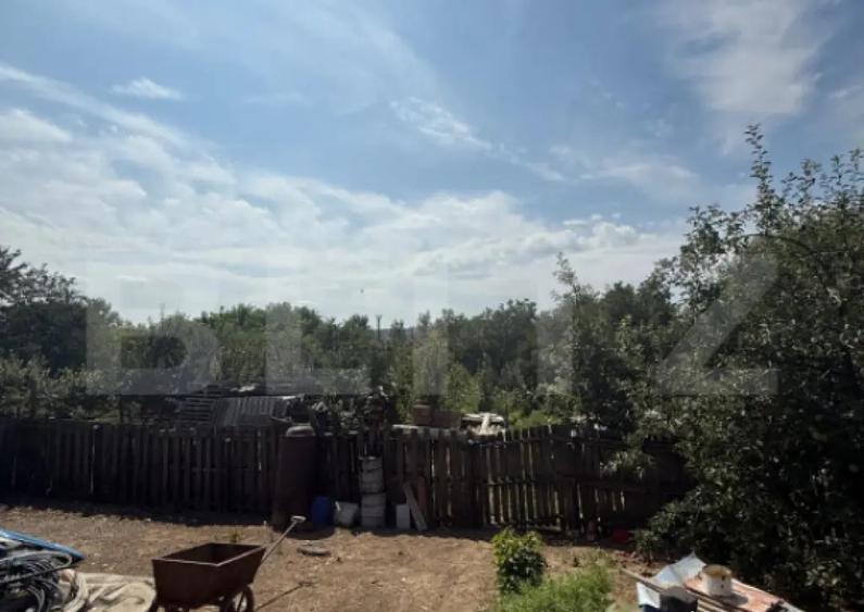 Casa 60 mp + Teren 2150 mp, zona Burdujeni - 2