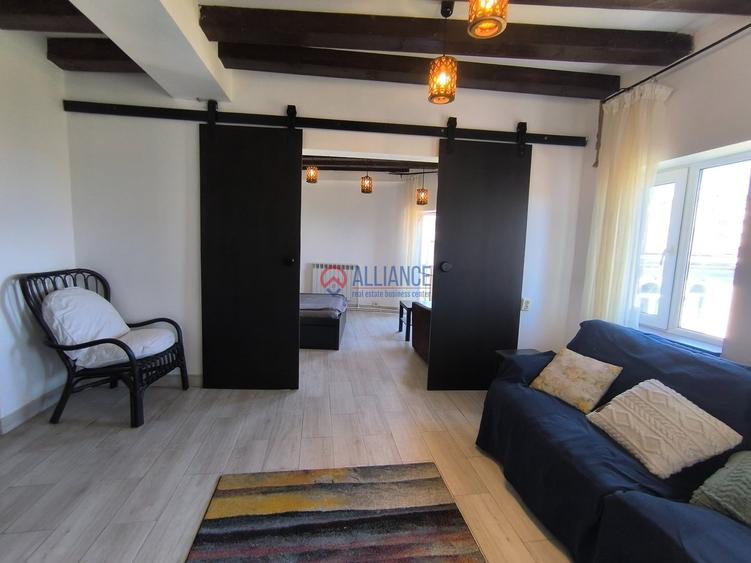 Apartament cu 3 camere semidecomandat în Peninsula