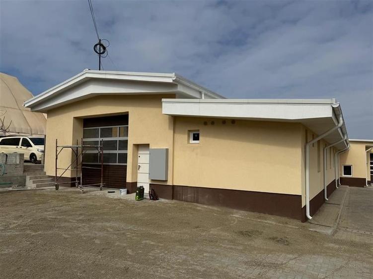 Hală formata din 2 corpuri 440 mp , H - 4 - 6 metri, Valea Lupului - 2