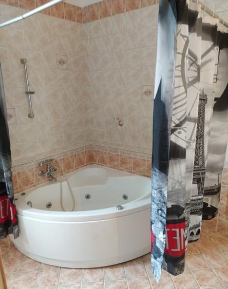 Vilă Parcul Circului , 8 camere, garaj dublu , AC ,Terase - 3