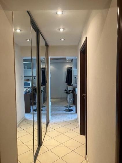 3 camere decomandat/5 min de statia Metrou Titan/3 min. parc/Centrala apartament - 5