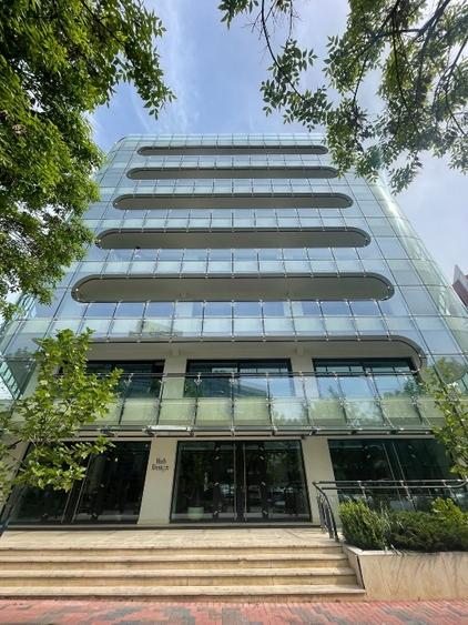 Spațiu deosebit, parter în clădire de birouri - 1