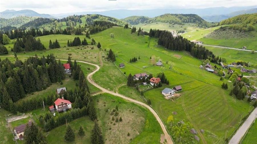 Sanctuar montan,fin amenajat si echipat,decor autentic romanesc,Bran, Fundata,Br - 11