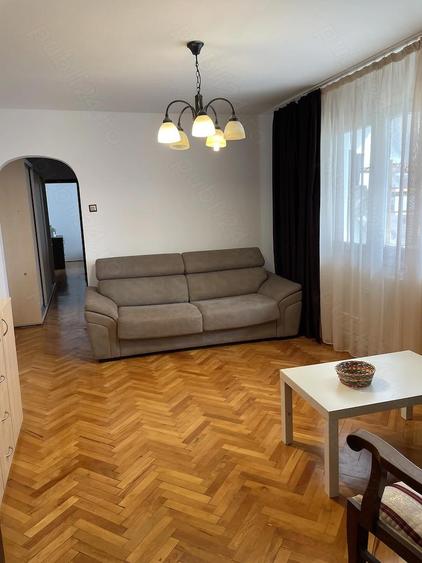 Inchiriez apartament 3 camere Circumvala?iunii - 5