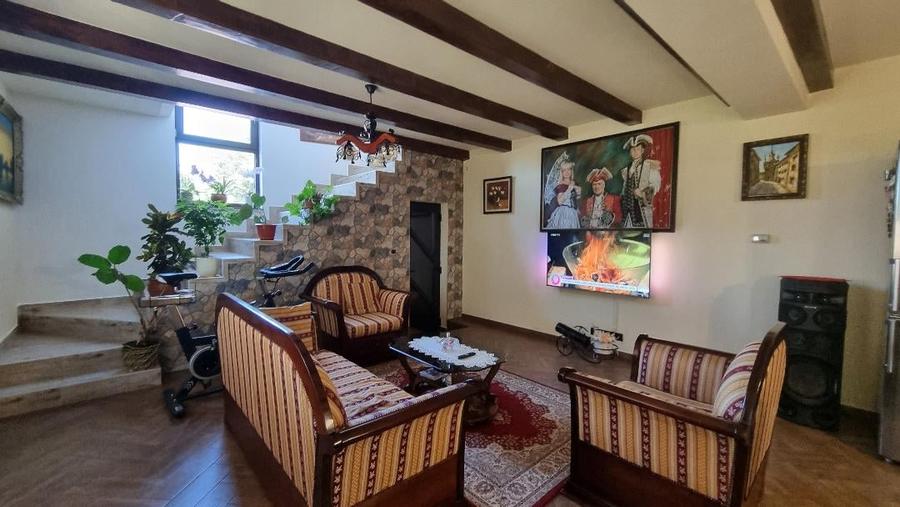 Casa finisata in Lazuri cu teren 1452 mp - 2