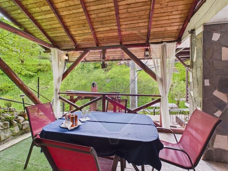 Pensiune/casa montană 9 camere în Dâmbovicioara, comision 0% - 22