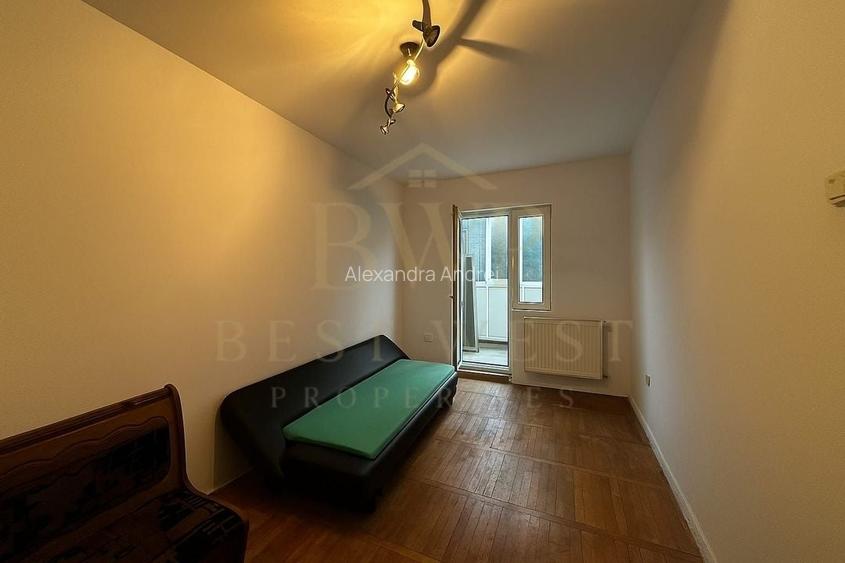 Garsonieră decomandată, etaj intermediar, Buziașului