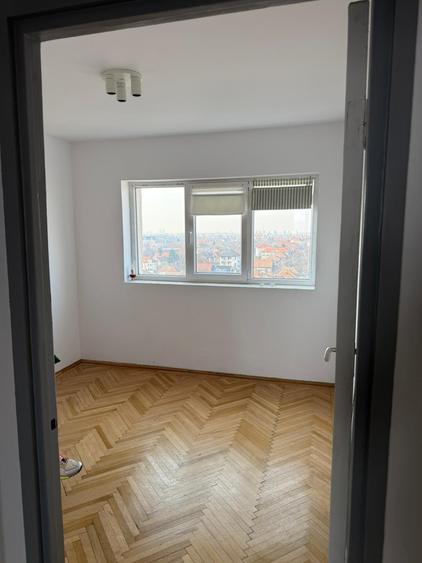 Disponibil imediat!! – Apartament cu potențial excelent și priveliște superbă! - 3