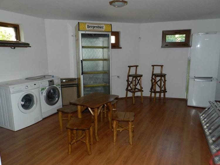 Casa de vanzare, 6 camere, teren 900 mp, Europa - 20