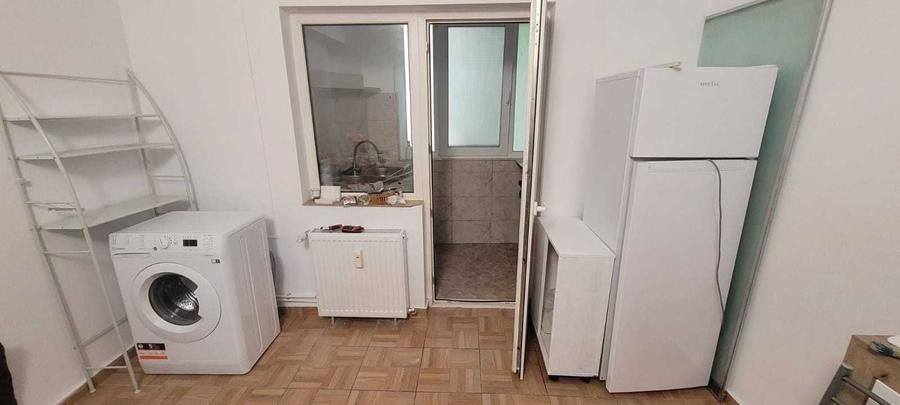 Garsonieră decomandată în Central
