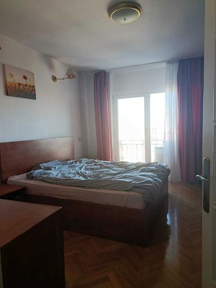 Caut coleg de apartament 3 camere, Bucuresti, ultracentral, etaj 17 - 3