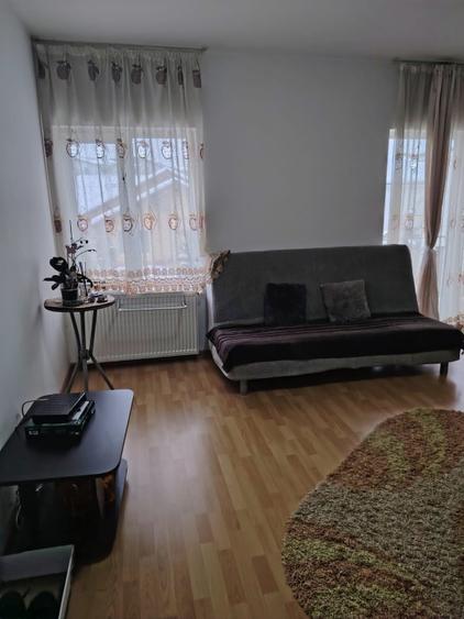 Inchiriez apartament cu 3 camere - 5