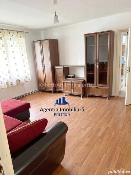 Apartament cu 2 camere de vanzare - Zona Micro 16