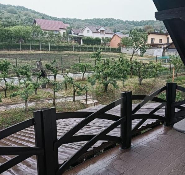 Casa individuala cu 5 camere, 240 mp, 12,8 ari teren, zona - 7