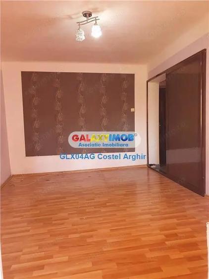 Vindem garsoniera in zona Traian , etaj 2 - 4