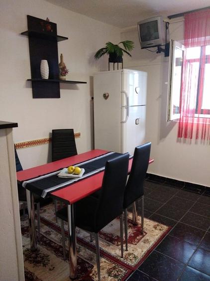 Mc Donald's Colentina, Str. Rascoala - 3