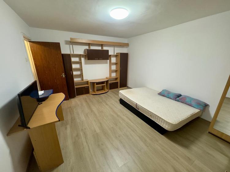 Garsoniera decomandata, 1 minut metrou Gorjului , bloc anvelopat - 2