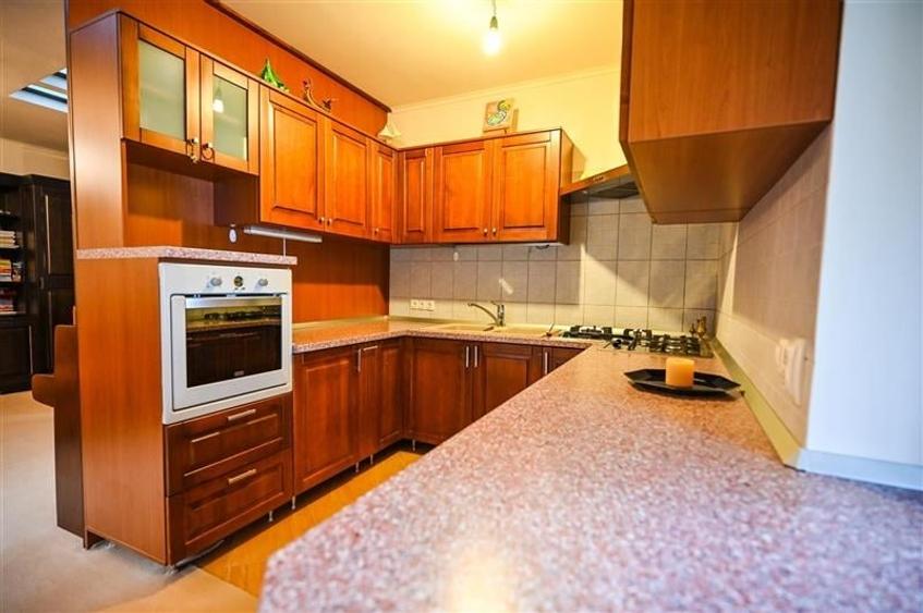 Film! Resedinta eleganta, accesorizata, in frumoasa statiune Poiana Brasov. - 14