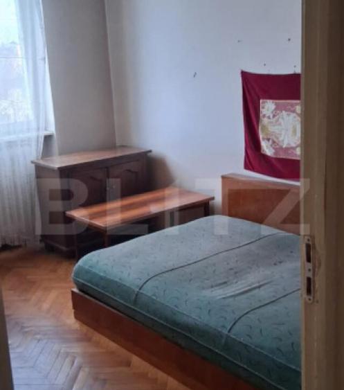 Vanzare urgenta - Apartament cu 4 camere, 76 mp, zona Centra - 2