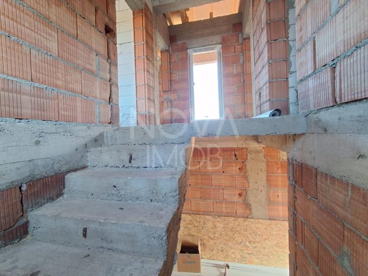 Casa tip duplex, la alb - Sura Mica - COMISION 0 - 13