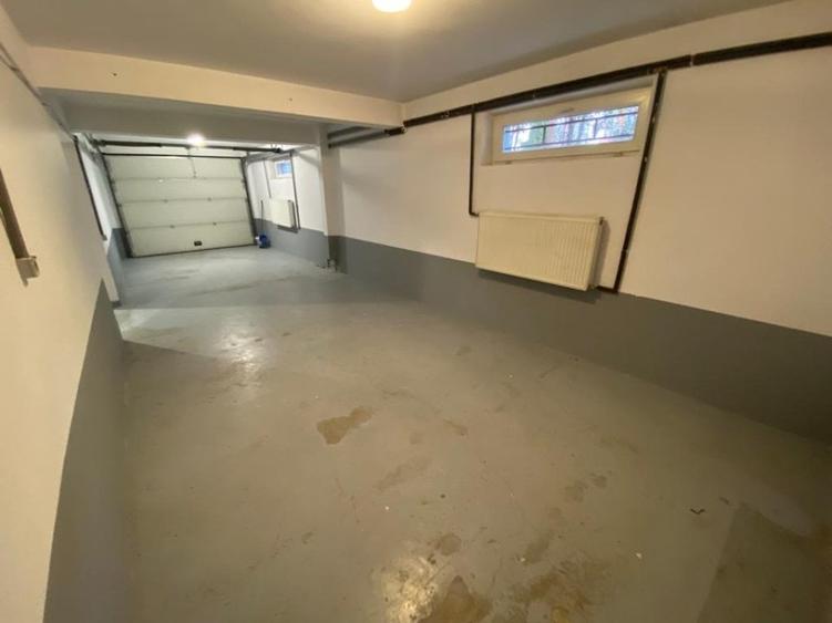 Vilă familială frumoasă &icirc;n zonă foarte bună - 8