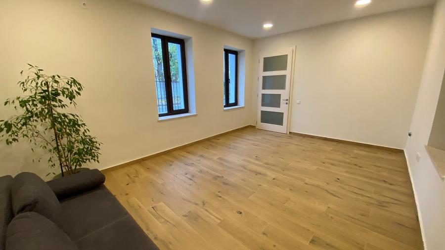 Spatiu de birou intr-o vila moderna , 2 incaperi ,42mp ,zona Parcul Feroviarilor - 7