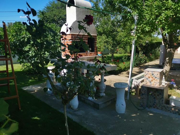 Imobil Mosoaia - Hintesti, 14 camere, teren 1.382mp - 28