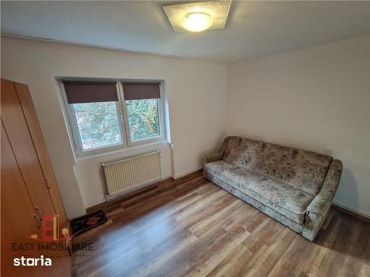Apartament cu 2 camere semidecomandat în 22 Decembrie 1989