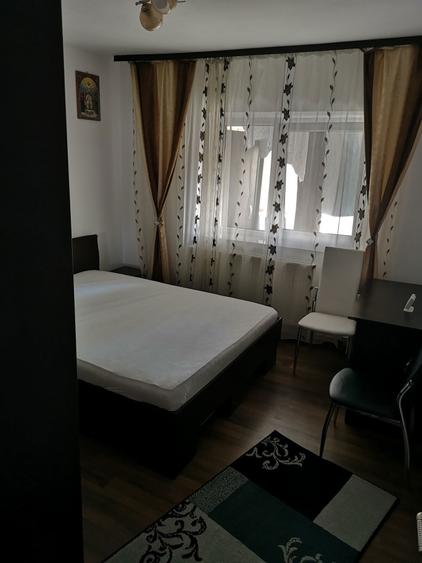 Inchiriez apartament 3 camere - 5