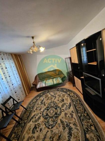 De inchiriat apartament 3 camere, zona Scoala nr.1 - 2