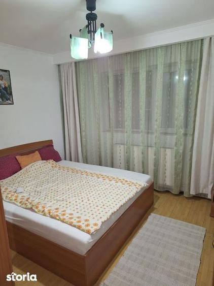 Inchiriez apartament 3 camere - 4