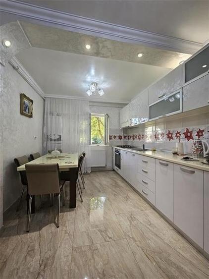 Apartament de vanzare cu 2 camere Parter in Onesti zona de sus,bloc nou - 1