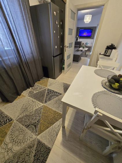 Apartament 3 camere de vanzare - 2