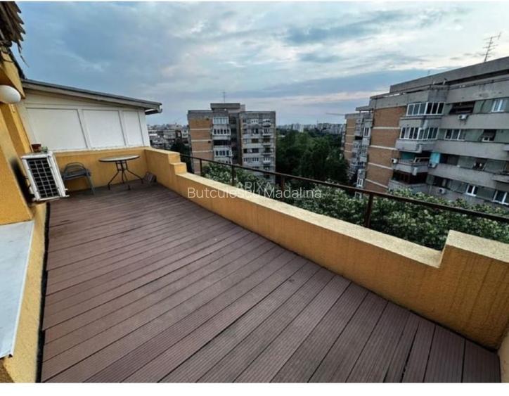 Garsoniera cu terasa panoramica . Direct proprietar