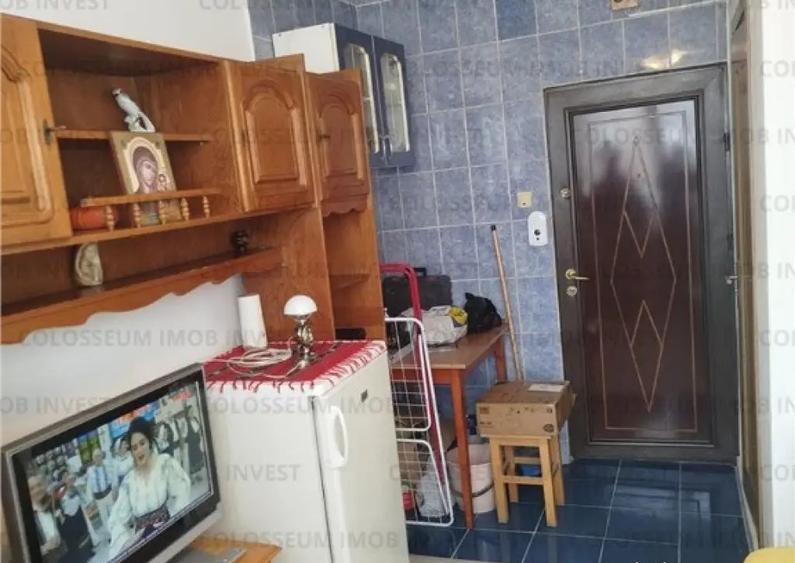 COLOSSEUM: Camera cu baie mobilata utilata Piata Astra Orizont - 3