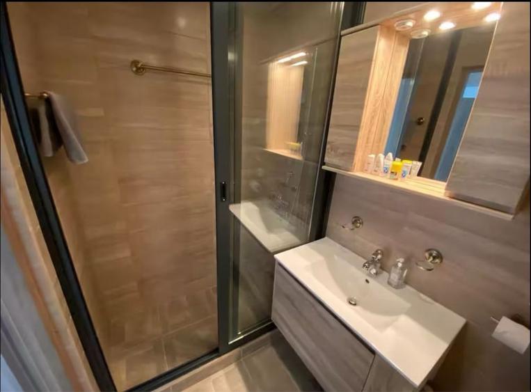 2 Camere Tineretului-Mărășești: Interior Modern, Vedere pe Spate și Metrou - 2