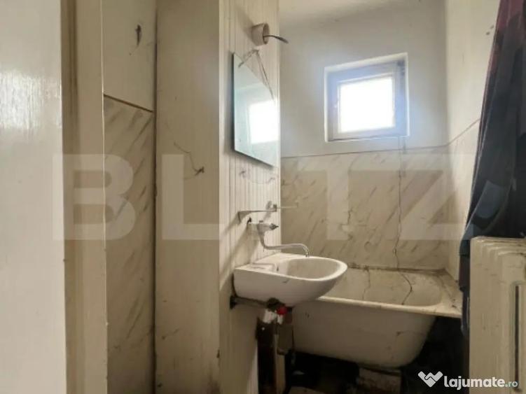 Apartament cu 3 camere, 48,91 mp, de renovat, zona Micro 3 - 8
