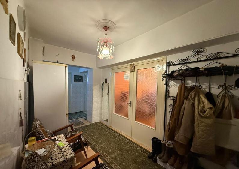 Apartament 3 camere,decomandat,etaj 1, Zona Balcescu - 16